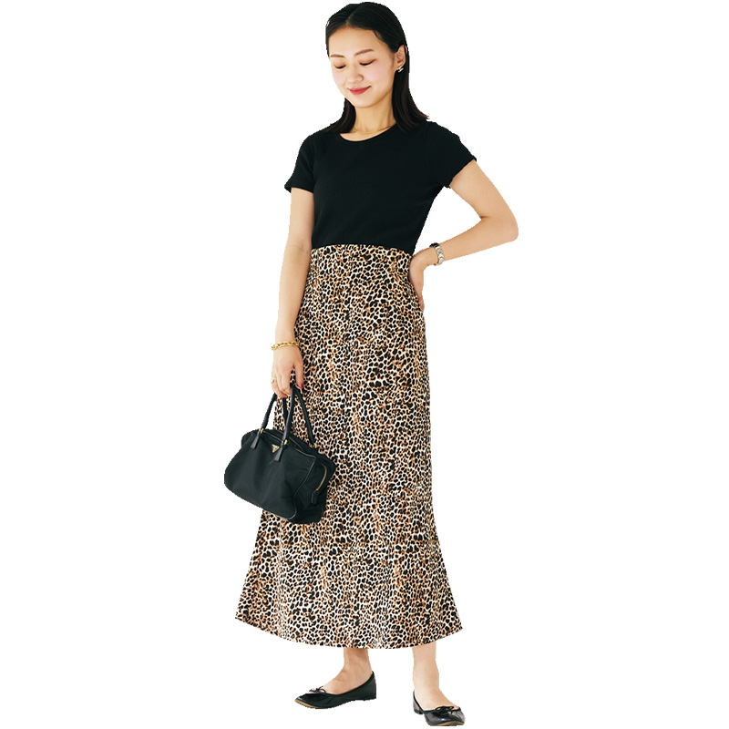 モードな服とマッチ