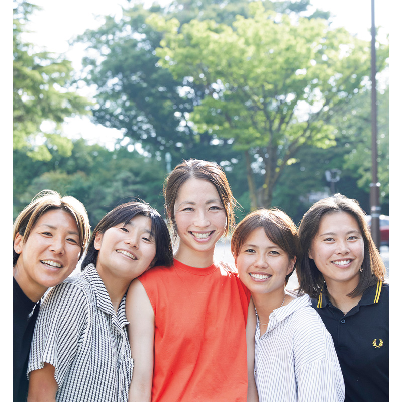 元女子プロサッカー選手の大滝麻未さんと元チームメイト