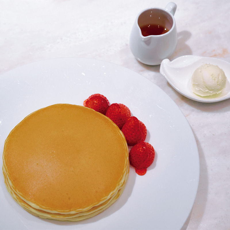 インペリアルパンケーキ いちご添え