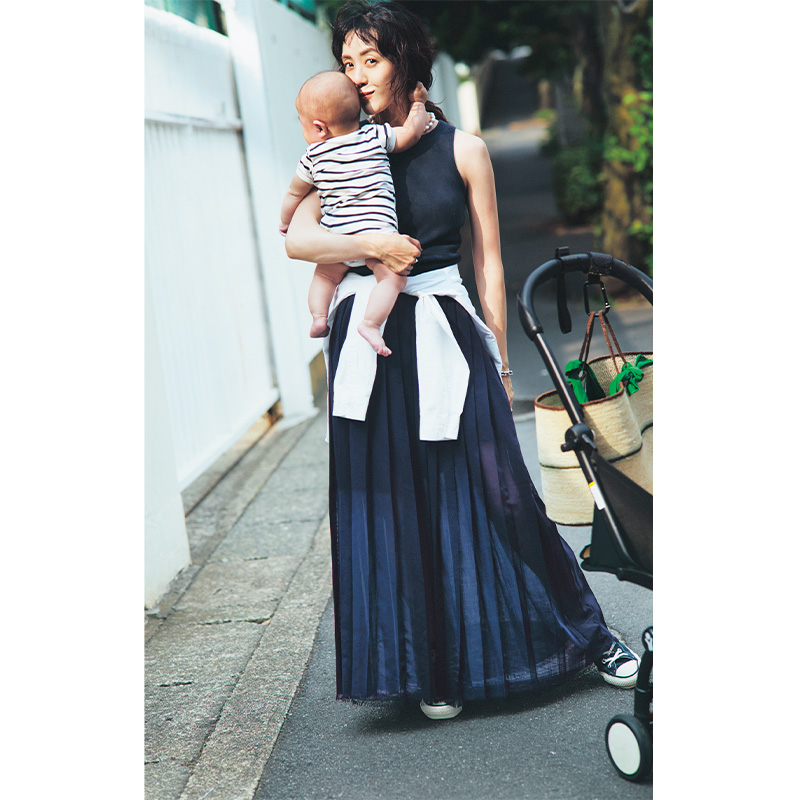 古谷有美さんのプリーツスカートのコーデ