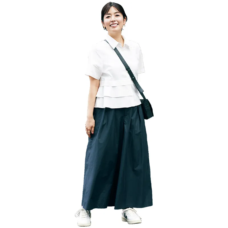 堀友理子さんの運動会モノトーンママコーデ。