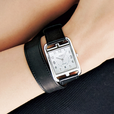 『腕時計は黒ベルト派』ママが急増中！大きめフェイスが最旬【シャネル・エルメス】