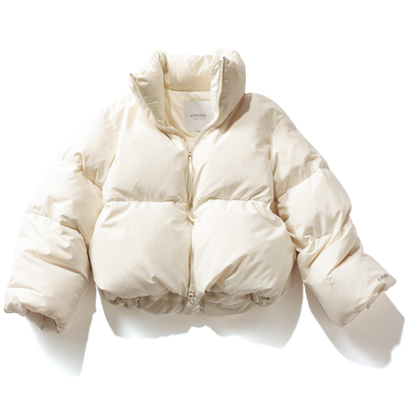 エミの短丈ホワイトダウンジャケット