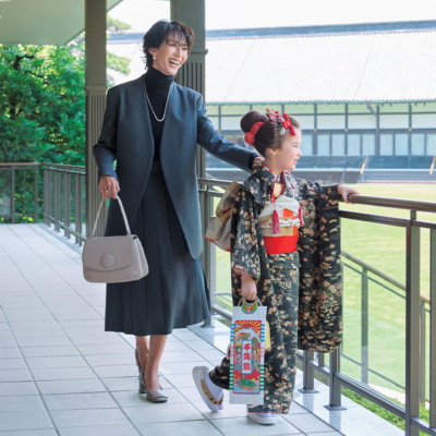 【七五三】黒紺以外が続々！華やぐ「スカートセットアップ」コーデ3選