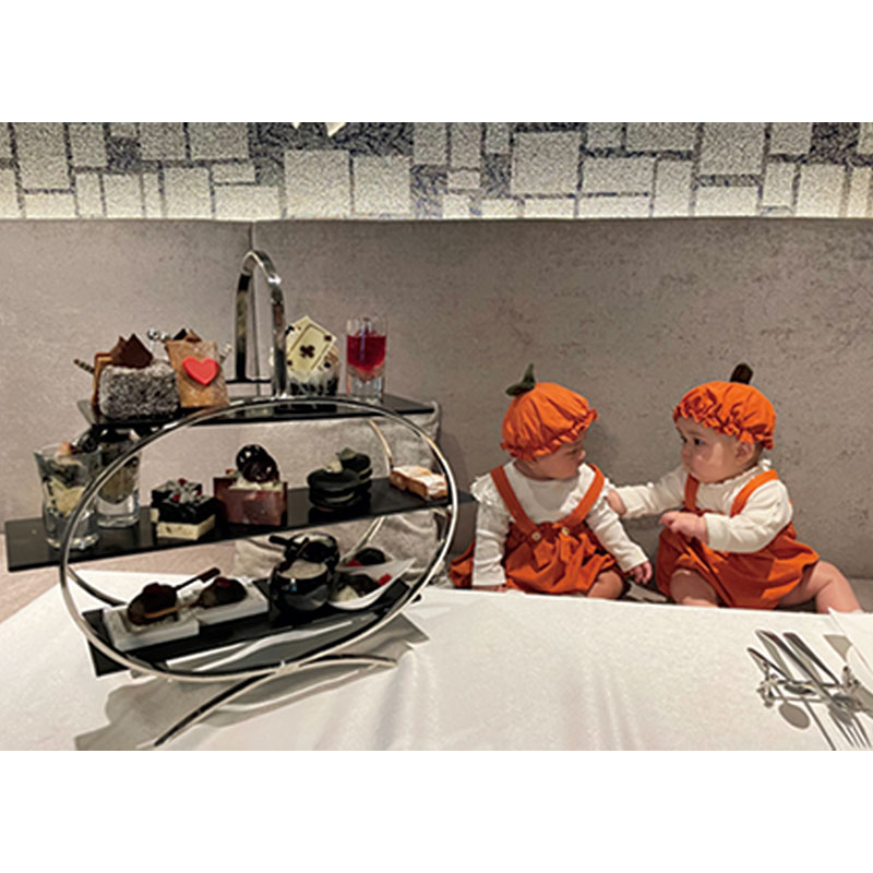 子連れでアフタヌーンティを楽しむVERY読者