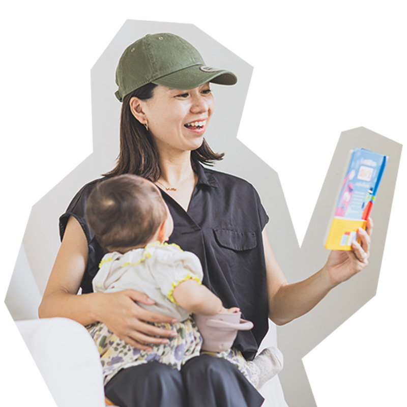 黒のセットアップにカーキのキャップを被った読者コーデ