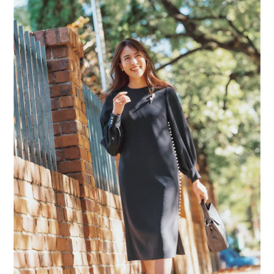 【七五三ママ】ワンピース派のネイビースタイルはパールで華やかさを