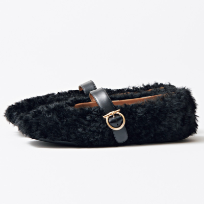 フェラガモの『ふわもこシューズ』が秋冬フラット名品！優しい履き心地も◎