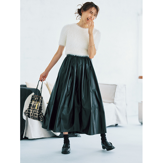 【THREE SQUARE】 フェイクレザースカート