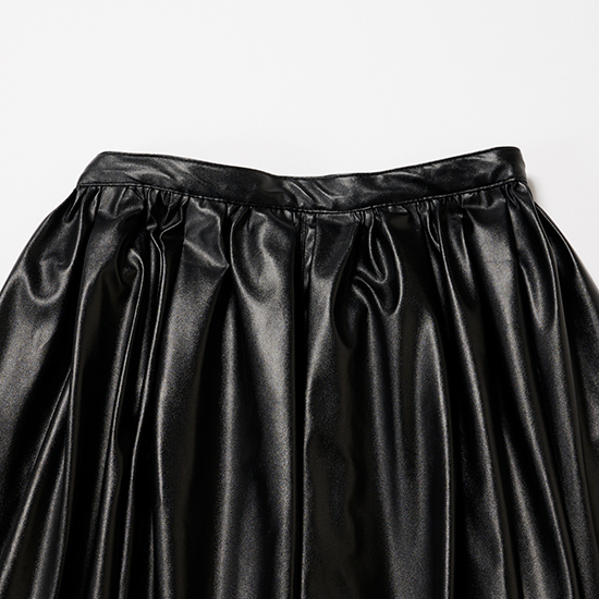 【THREE SQUARE】 フェイクレザースカート