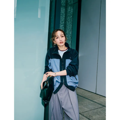 【秋アウター】はスポーティMIXがオシャレ！きれいめ服に合わせるのが旬