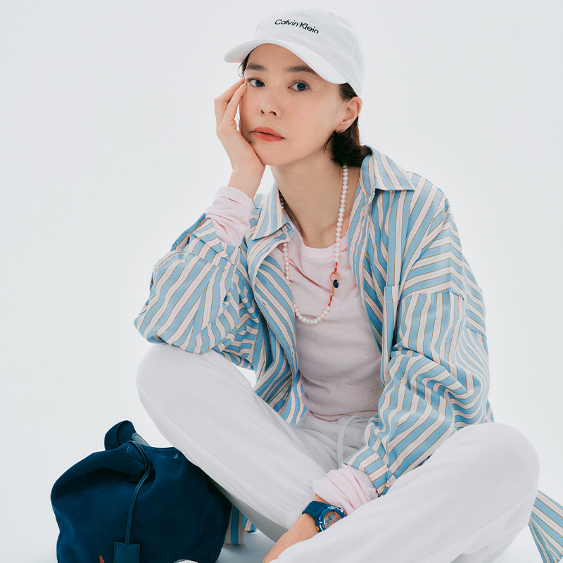 “２枚目ロンT”に『優しげピンク』がいい理由！シャツコーデの鮮度を底上げ