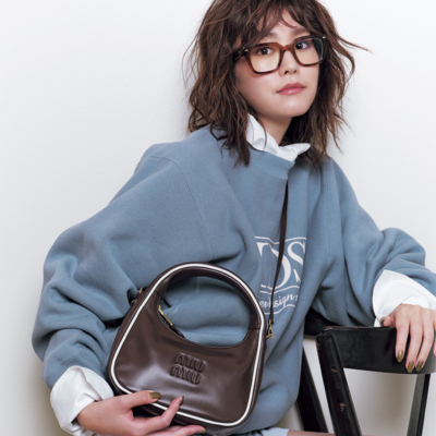 【ミュウミュウetc.】カジュアルを格上げする「最旬バッグ」は斜めがけ！