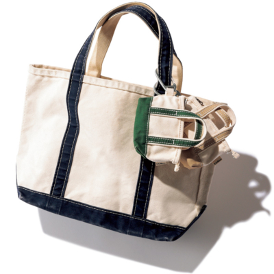 王道トートバッグは“チャーム使い”で差別化！今年っぽく持つオシャレ術