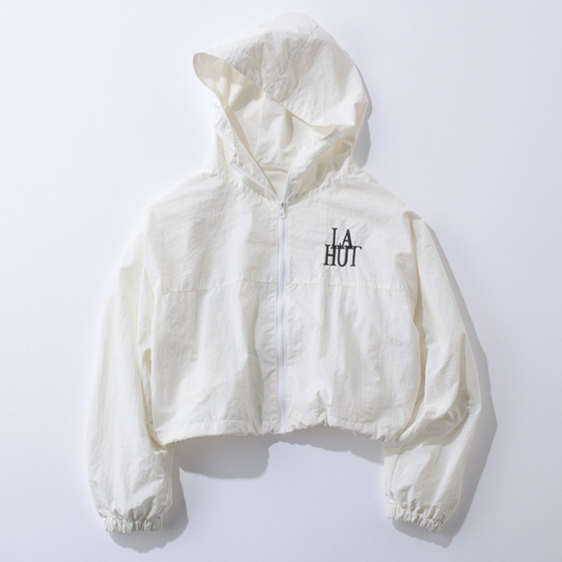 ラ・ユットのナイロンパーカ