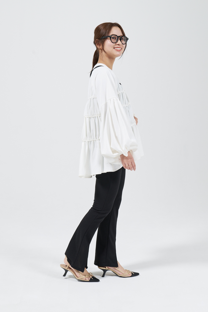 クラウドチームVERY小林千尋の[THREE SQUARE]2WAYタフタロングスリーブブラウスコーデ