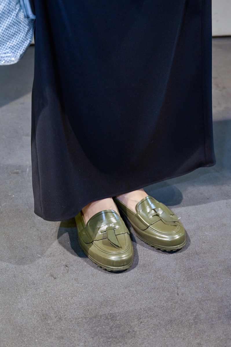 AIGLEのカーキラバーローファー