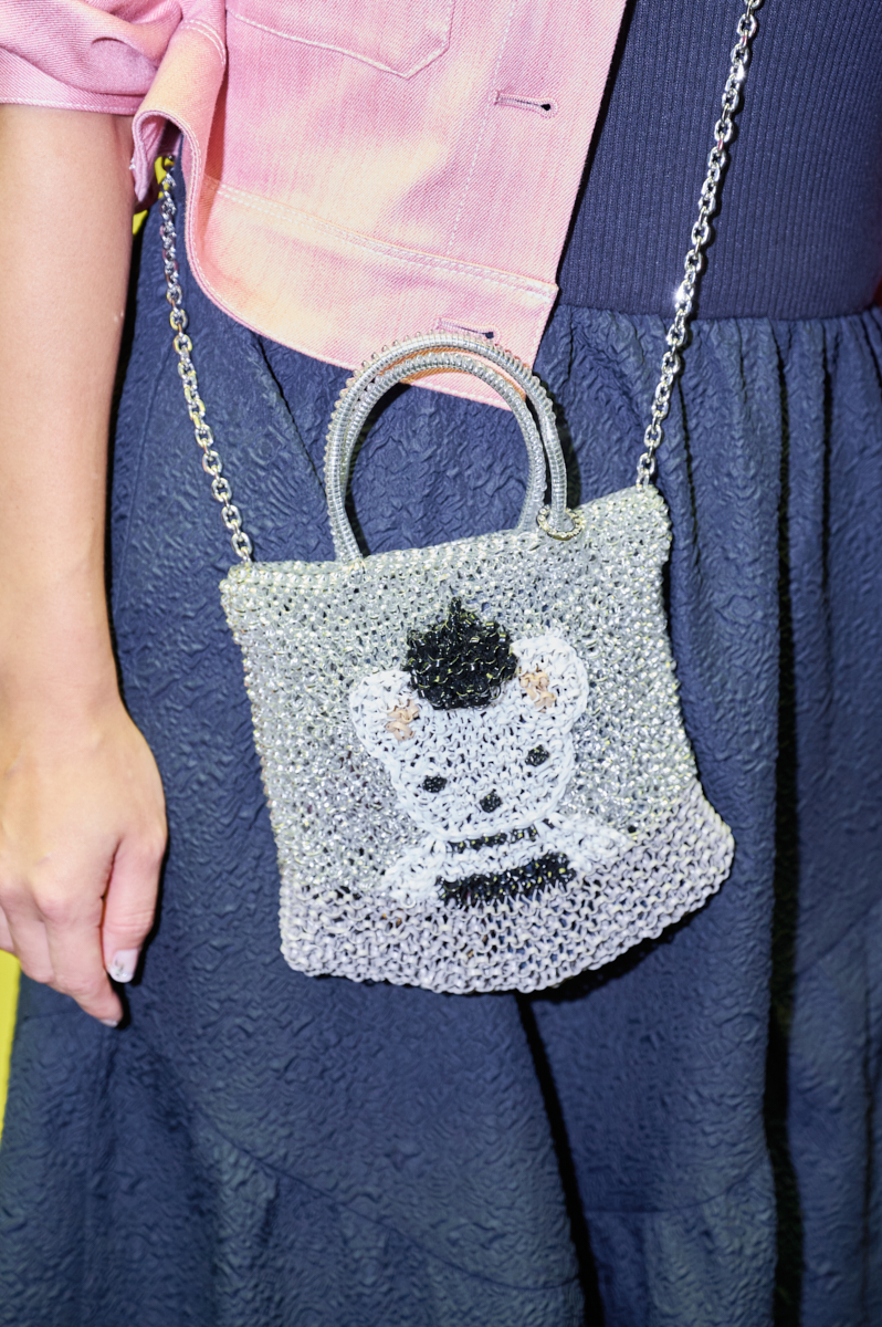 ANTEPRIMAのファミリアコラボのワイヤーバッグ