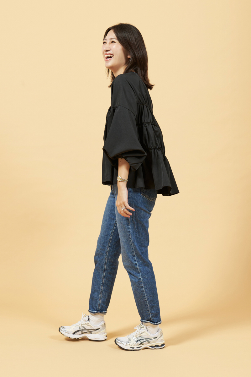 クラウドチームVERY濱野かやの[THREE SQUARE]ティアードギャザーブラウスコーデ