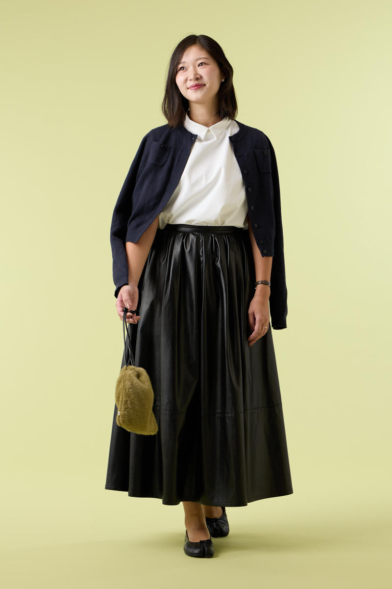 クラウドチームVERY杉山美保の[THREE SQUARE]フェイクレザースカートコーデ