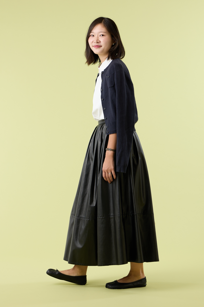 クラウドチームVERY杉山美保の[THREE SQUARE]フェイクレザースカートコーデ