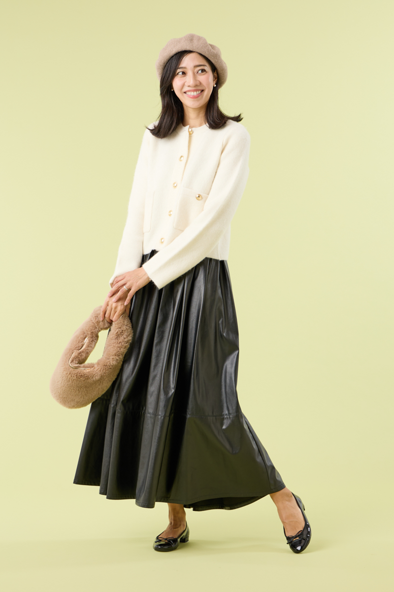 クラウドチームVERY青山美沙子の[THREE SQUARE]フェイクレザースカートコーデ