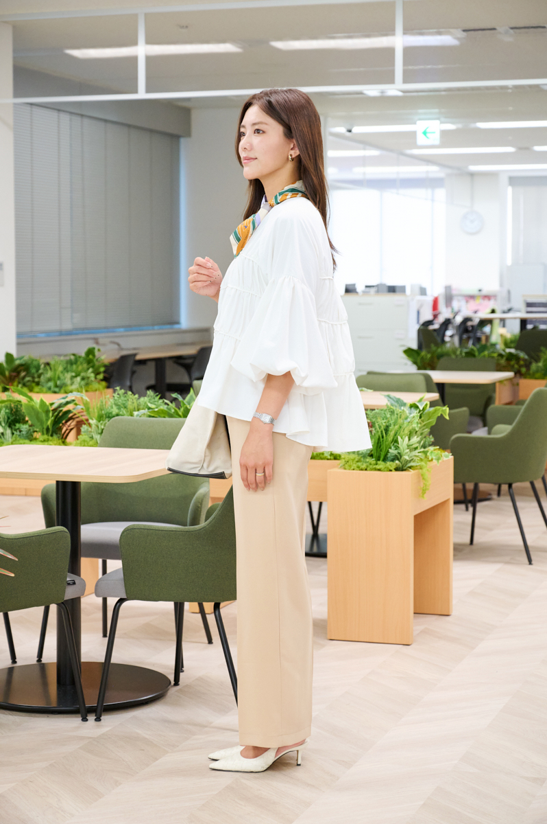 クラウドチームVERY王子咲希の[THREE SQUARE]ティアードギャザーブラウスコーデ