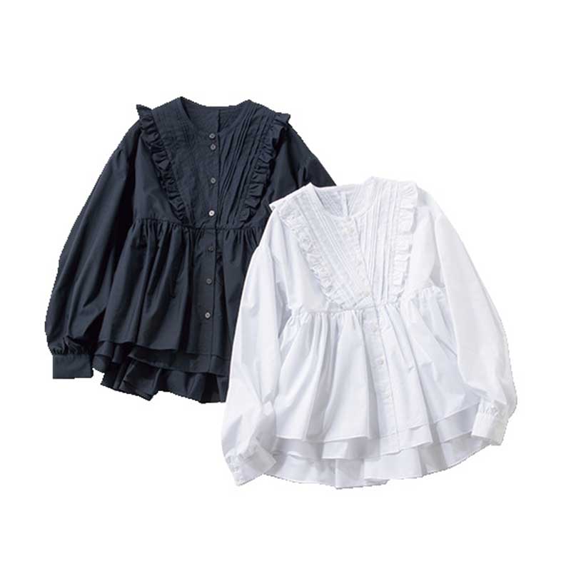 jemma.atelier ピンタックギャザーフリルブラウス ネイビー、ホワイトが置かれている画像 