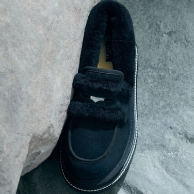 10/24発売【UGG×sacai】のローファー&ブーツで秋冬オシャレを更新！