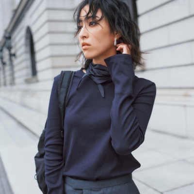 大人トレンド「スカーフ付トップス」は1枚で楽チン華やぐ【30代秋冬コーデ】