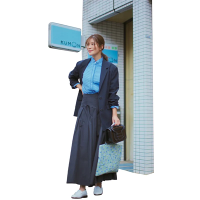 【ゆるジャケット】に長め丈スカートが今どき！更新感のある母ネイビーに