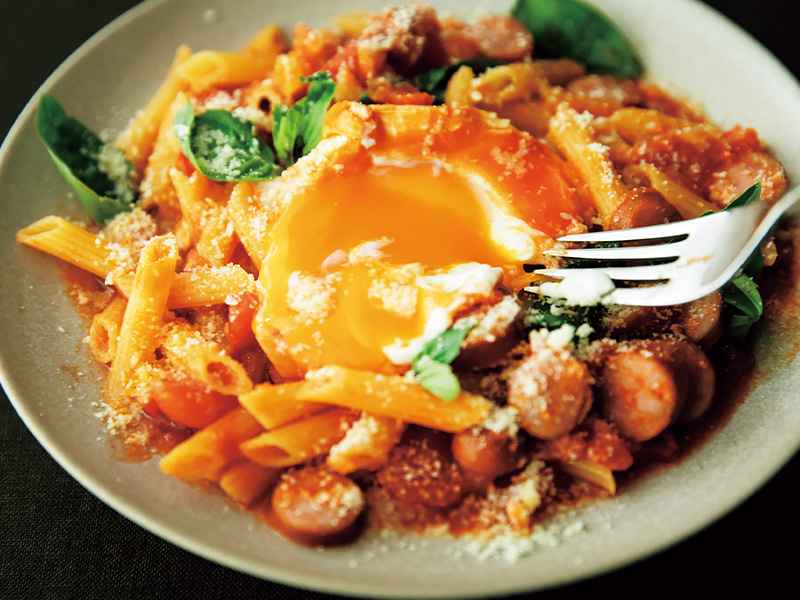 卵入りトマト煮込みパスタ