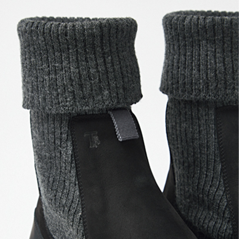 着脱スムーズなリブの履き口