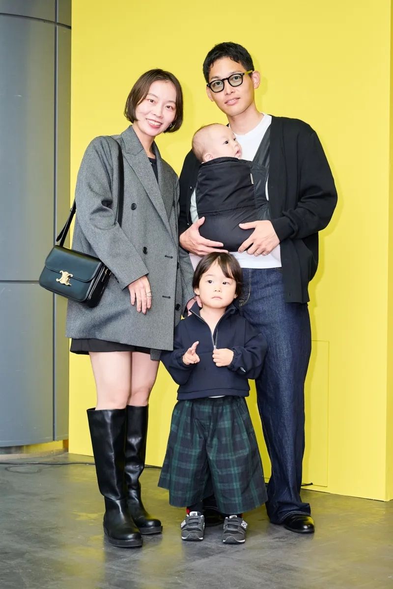 ジャケットコーデにセリーヌのトリオンフを合わせたスタイル