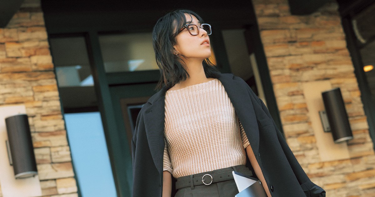 すきま時間に『ロイホママ』が増えてます！上品キレイめスタイル4選 | VERY