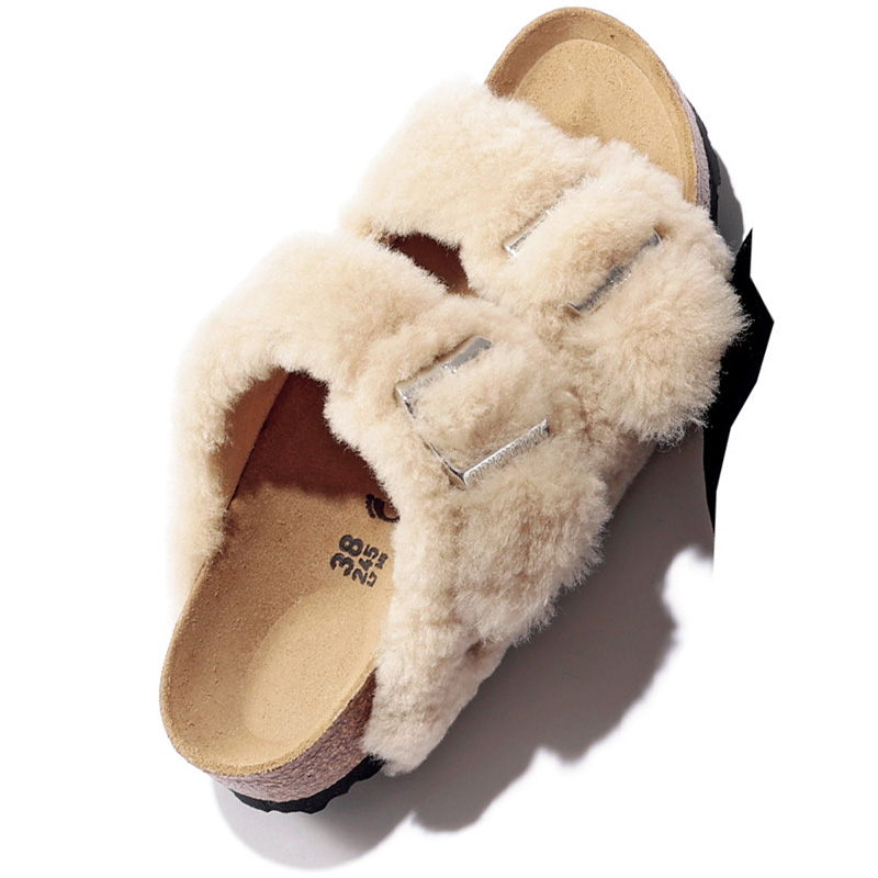 ビルケンのふわふわファーのサンダルArizona Shearling Rivet Logo OS