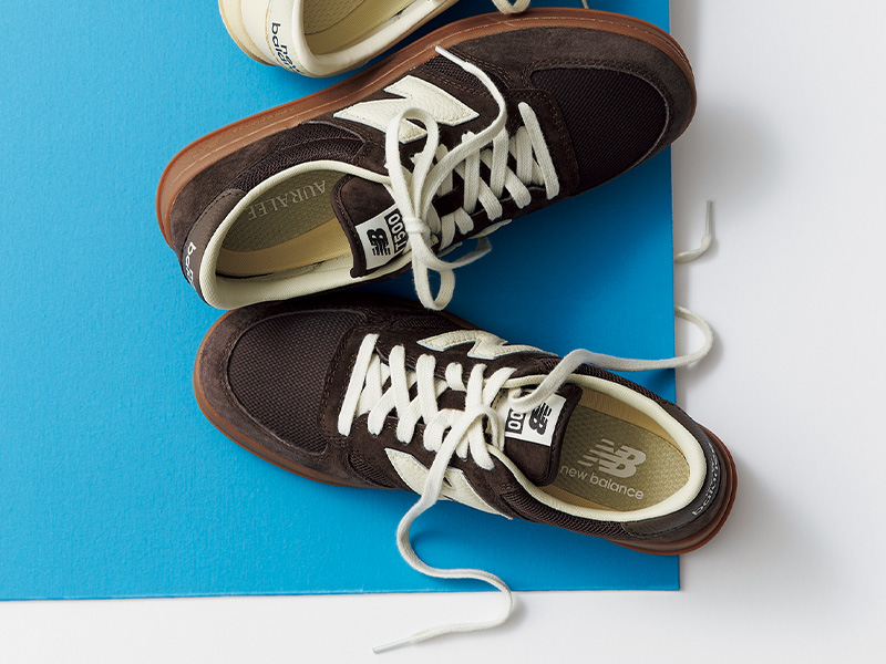 New Balance×AURALEEのスニーカー
