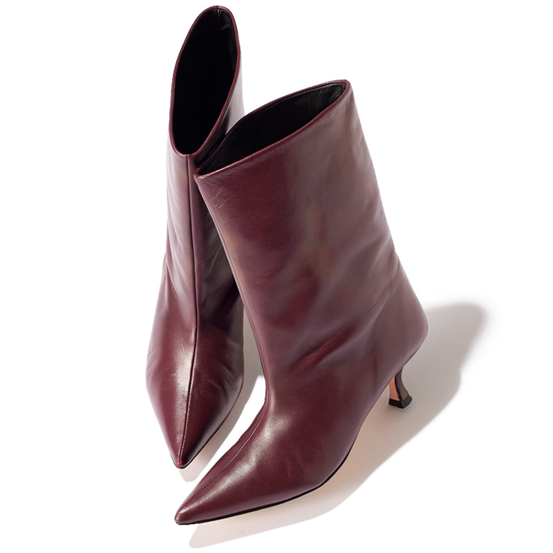 ペリーコサニーのボルドーカラーのポインテッドトウブーツ