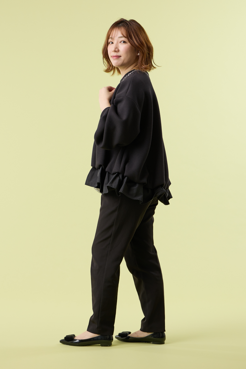 クラウドチームVERY田中ひとみの[THREE SQUARE]モチモチフリルプルオーバーコーデ