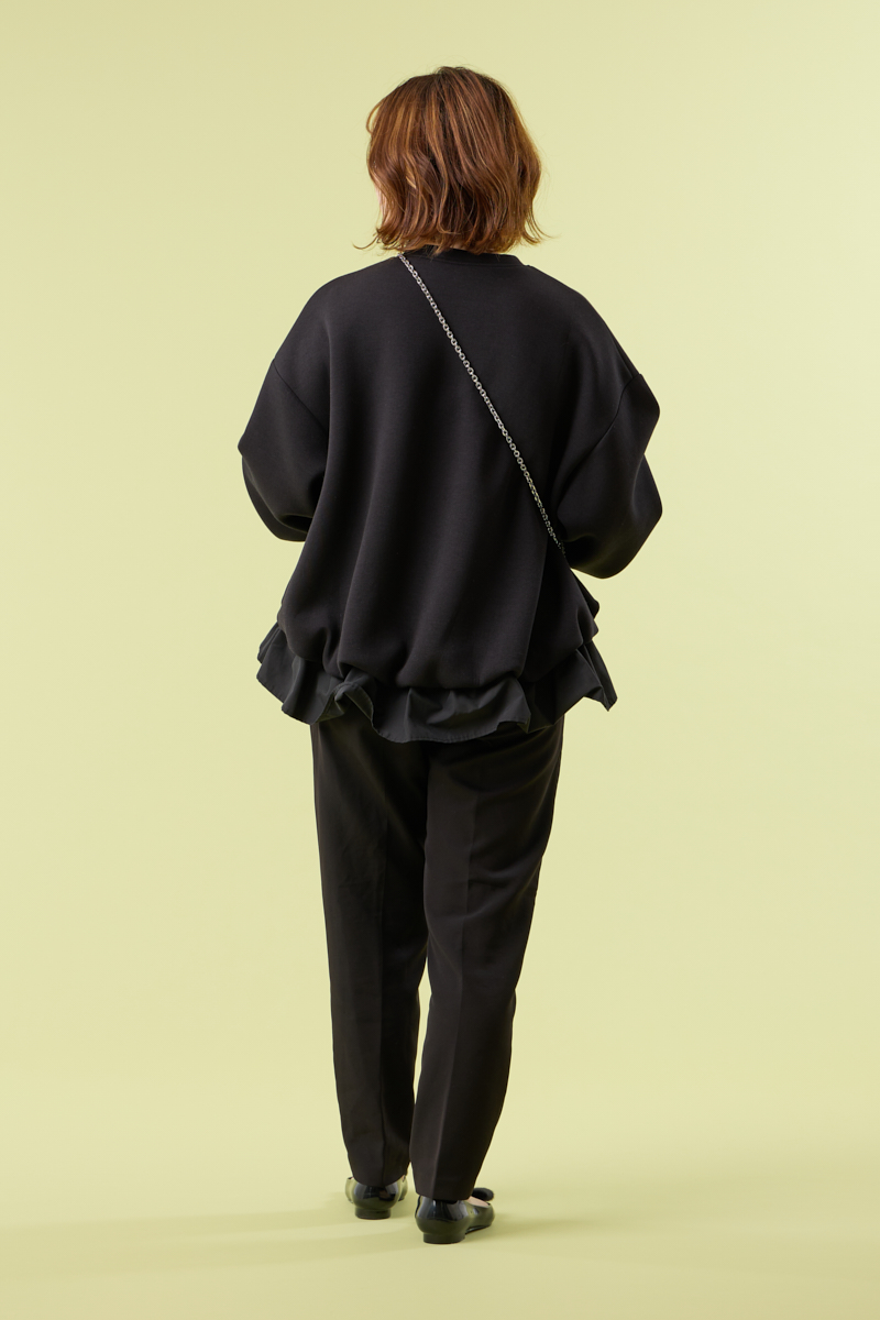 クラウドチームVERY田中ひとみの[THREE SQUARE]モチモチフリルプルオーバーコーデ