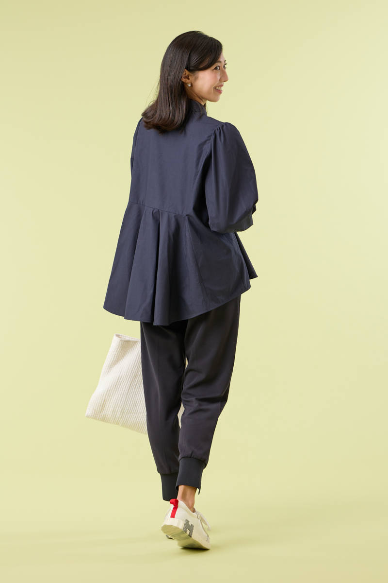 クラウドチームVERY青山美沙子の[THREE SQUARE]ペプラムフレアブラウスコーデ