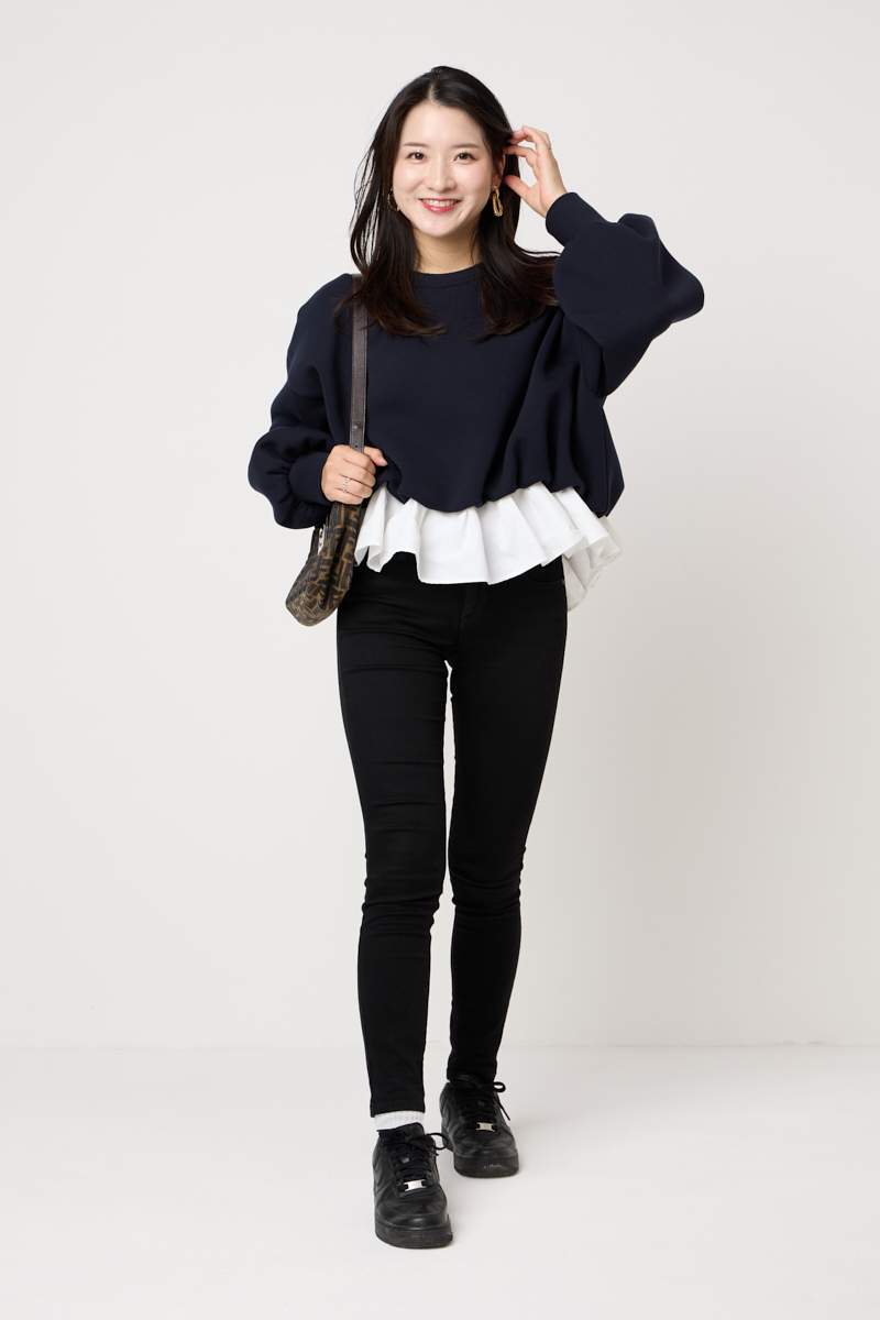 クラウドチームVERY開坂沙耶の[THREE SQUARE]モチモチフリルプルオーバーコーデ