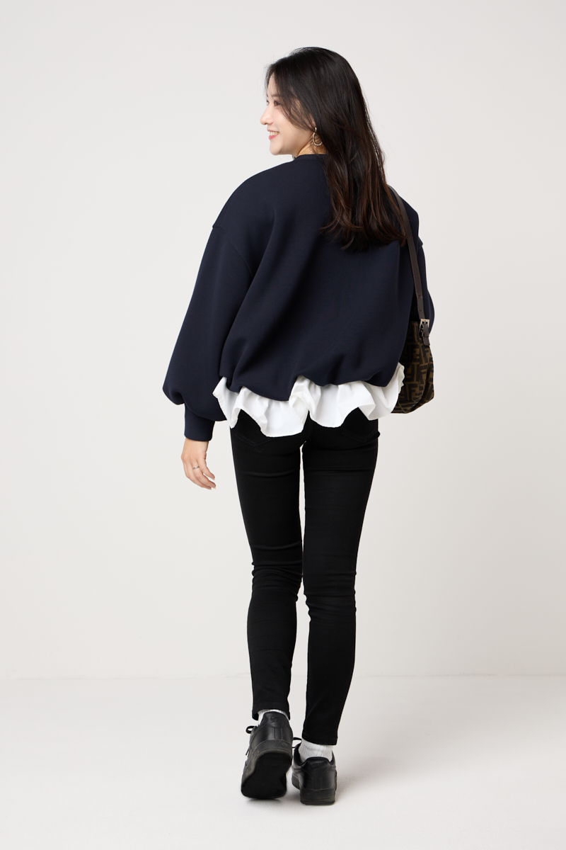 クラウドチームVERY開坂沙耶の[THREE SQUARE]モチモチフリルプルオーバーコーデ