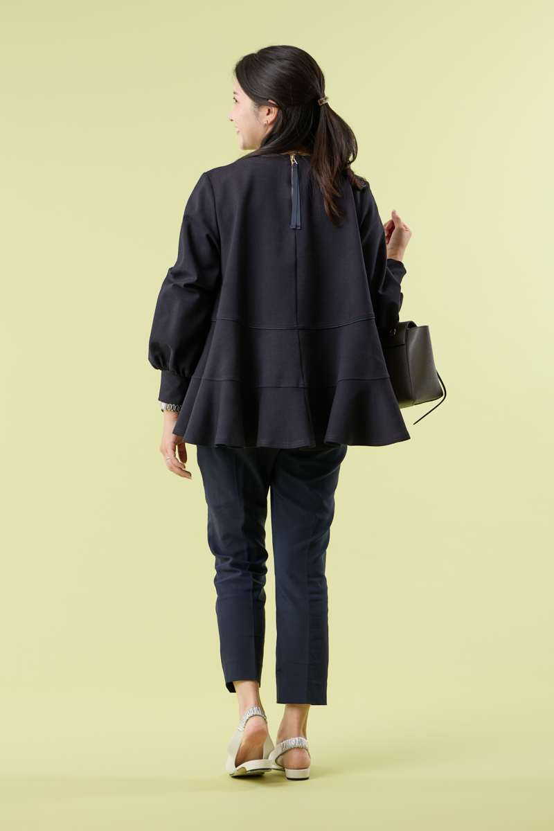 クラウドチームVERY開坂沙耶のフレアボーダープルオーバーコーデ