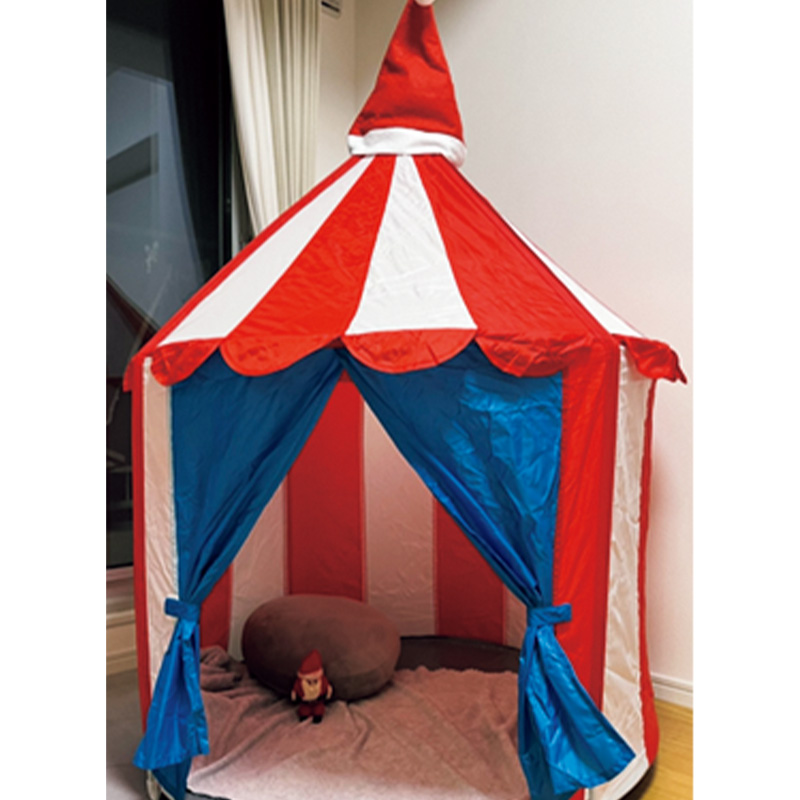 子ども部屋のテントをクリスマス仕様に