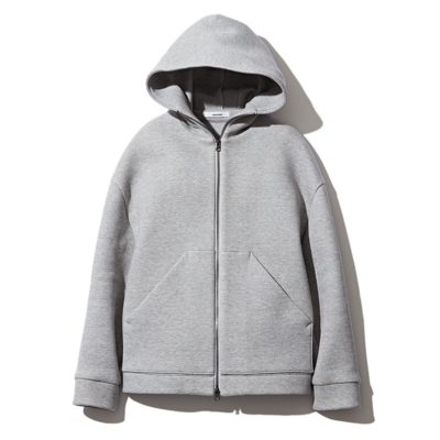 暖冬に頼れる“中間アウター”キレイめパーカを発見【VERY NaVY編集長の偏愛名品42】