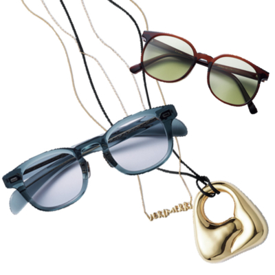 公園カジュアルは『薄色サングラス』と『ネックレス重ね技』でひと盛り！