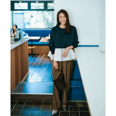 【帰省コーデ】はキレイめスウェットで時短オシャレ！レイヤード風が華やか