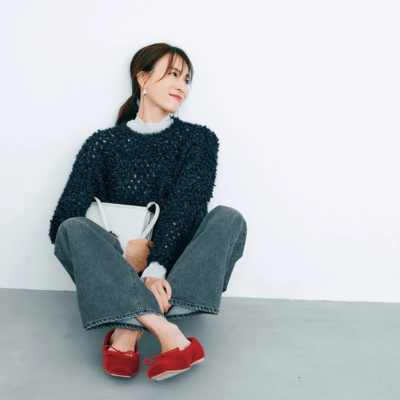 1枚で華やぐ【ラメニット】にデニムがオシャレ！子連れホムパにちょうどいい