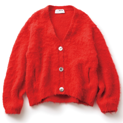 赤系って意外と使える！1点で洒落る『主役級カーデ』3選＜キラキラ、ふわふわetc.＞